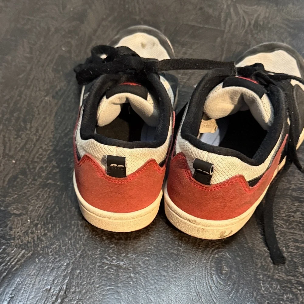 Nike Kids Sneakers Black and white